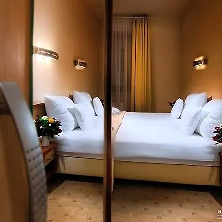 Victor Desilva Hotel